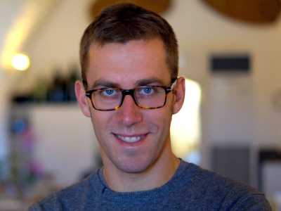Gian Davide Cozzolongo, 31enne laureato in Scienze della Comunicazione, ha lasciato l'attivit� di giornalista per dedicarsi all'agricoltura. Oggi cura la sua azienda agricola tra Turi e Conversano